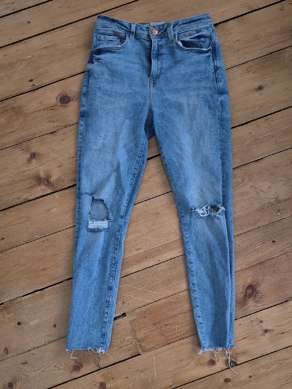 Zara Light Wash Ripped Knee Stretch Skinny Jeans